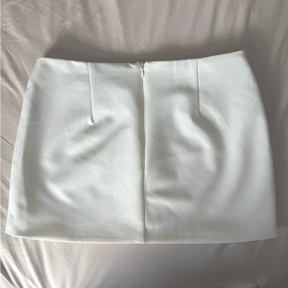 F21 | white mini skirt. - Picture 2 of 5